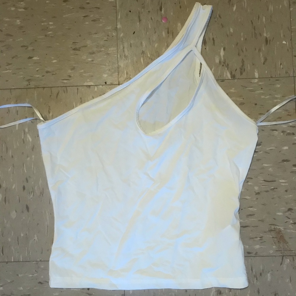 One shoulder top